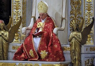 pope_in_cope_2